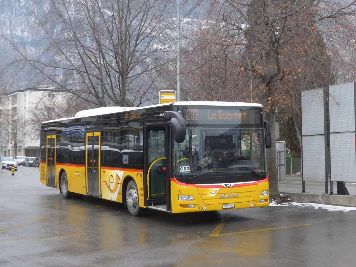 (189'034) - TMR Martigny - VS 1257 - MAN am 3. Mrz 2018 beim Bahnhof Martigny