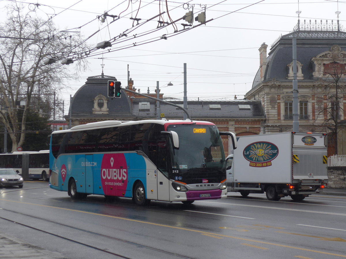 (189'190) - Aus Frankreich: Ouibus, Vitry-sur-Seine - Nr. 212/EH 142 FQ - Setra am 12. Mrz 2018 in Genve, Place des Vingt-Deux-Cantons 