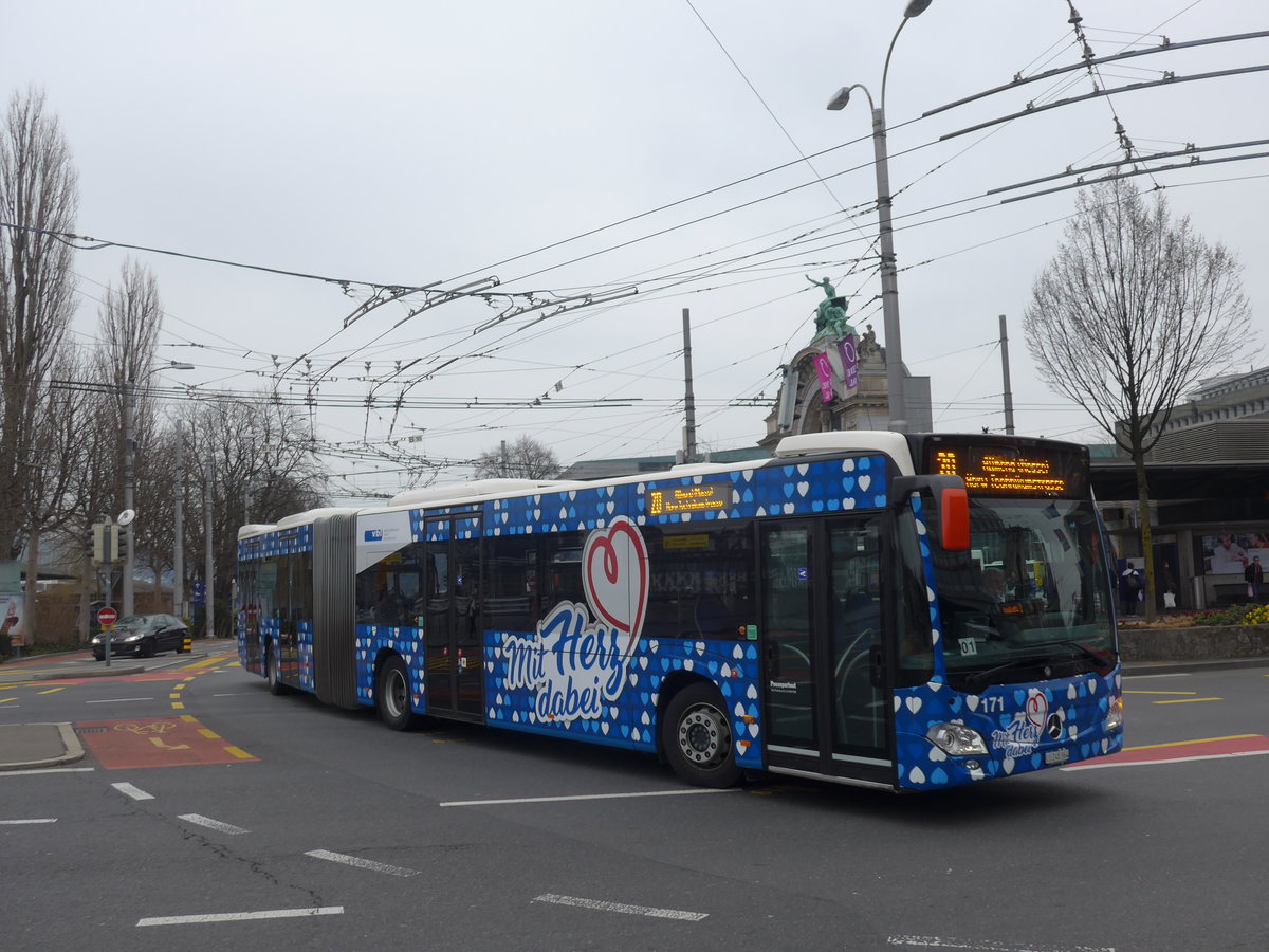 (189'333) - VBL Luzern - Nr. 171/LU 248'364 - Mercedes am 17. Mrz 2018 beim Bahnhof Luzern