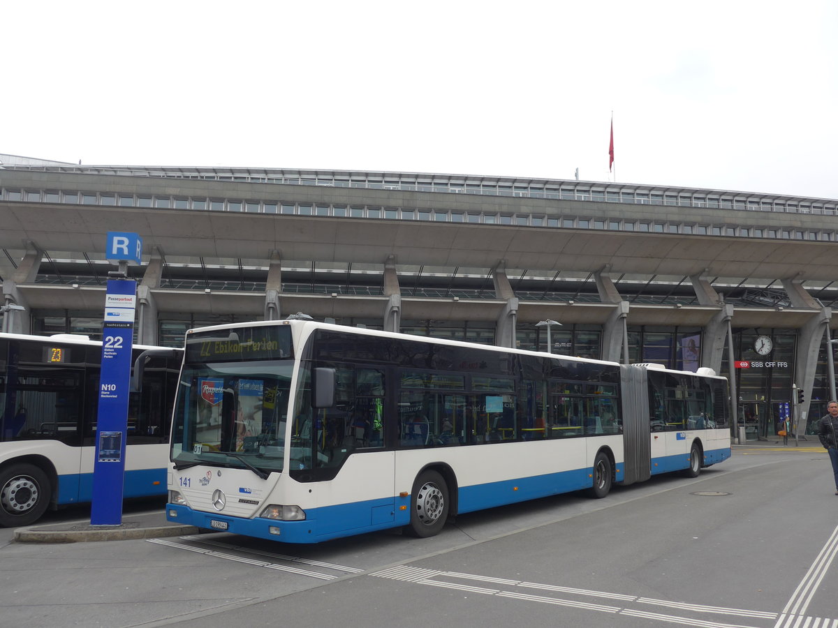 (189'409) - VBL Luzern - Nr. 141/LU 199'441 - Mercedes am 17. Mrz 2018 beim Bahnhof Luzern