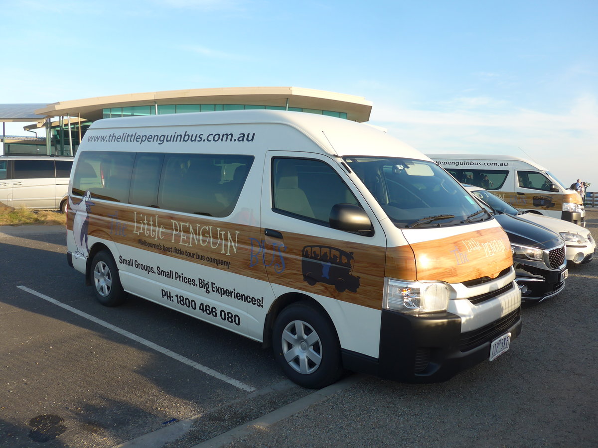 (190'332) - The little Penguin Bus, Altona - 1IP 5XF - Toyota am 18. April 2018 in Summerland, Antarctic Journey