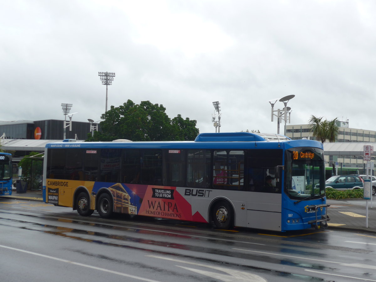 (191'885) - BusIt, Hamilton - Nr. 557/FSS680 - Scania/Designline am 29. April 2018 in Hamilton, Centralstation