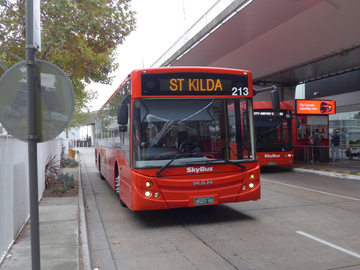 (192'264) - SkyBus, Melbourne - Nr. 213/BS03 KK - MAN/MCV (ex MAN) am 2. Mai 2018 in Melbourne, Airport