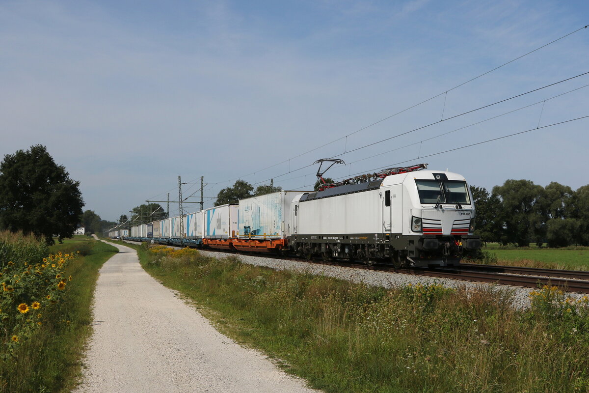 193 062 war mit dem  EKOL  am 21. August 2021 bei bersee am Chiemsee auf dem Weg nach Freilassing.