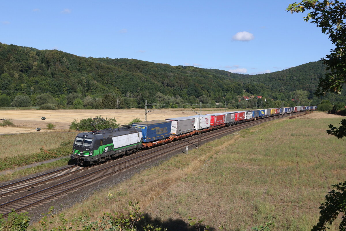 193 212 von  ELL  war am 6. August 2022 bei Harrbach in Richtung Wrzburg unterwegs.