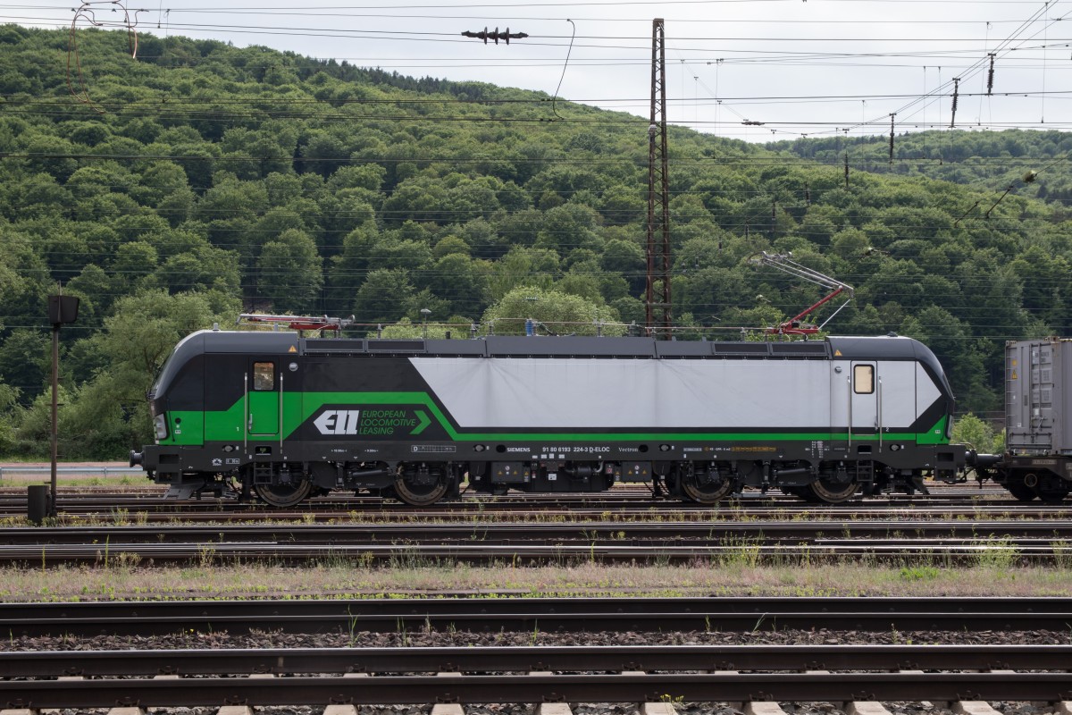 193 224-3 am 14. Mai 2015 im Bahnhof von Gemnden.