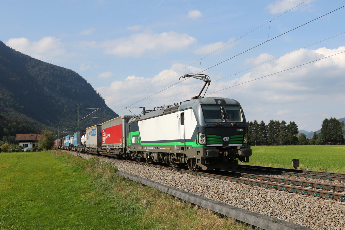 193 234 mit einem  KLV  am 10. September 2020 bei Niederaudorf im Inntal.