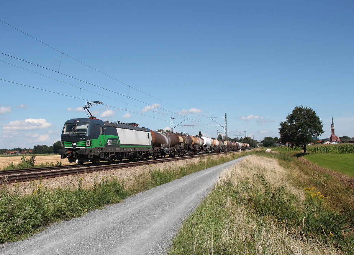 193 248 von  ELL  mit einem Kesselwagenzug am 14. August 2016 bei bersee am Chiemsee.