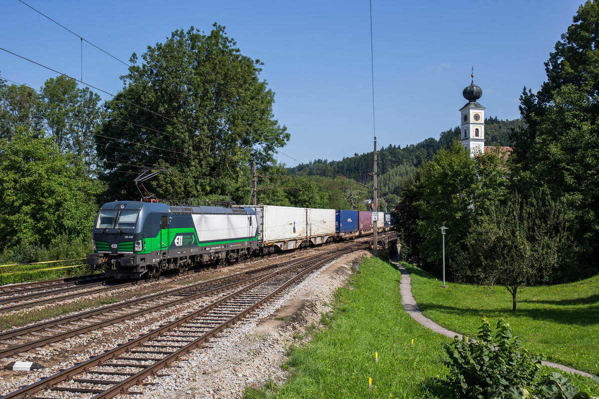 193 249 mit einem Containerzug am 23. August 2017 bei Wernstein.