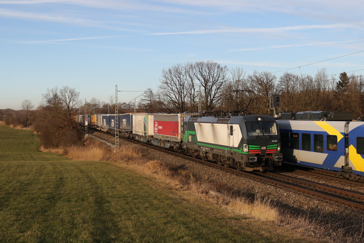 193 281 mit einem  KLV  am 16. Januar 2020 bei Hilperting.