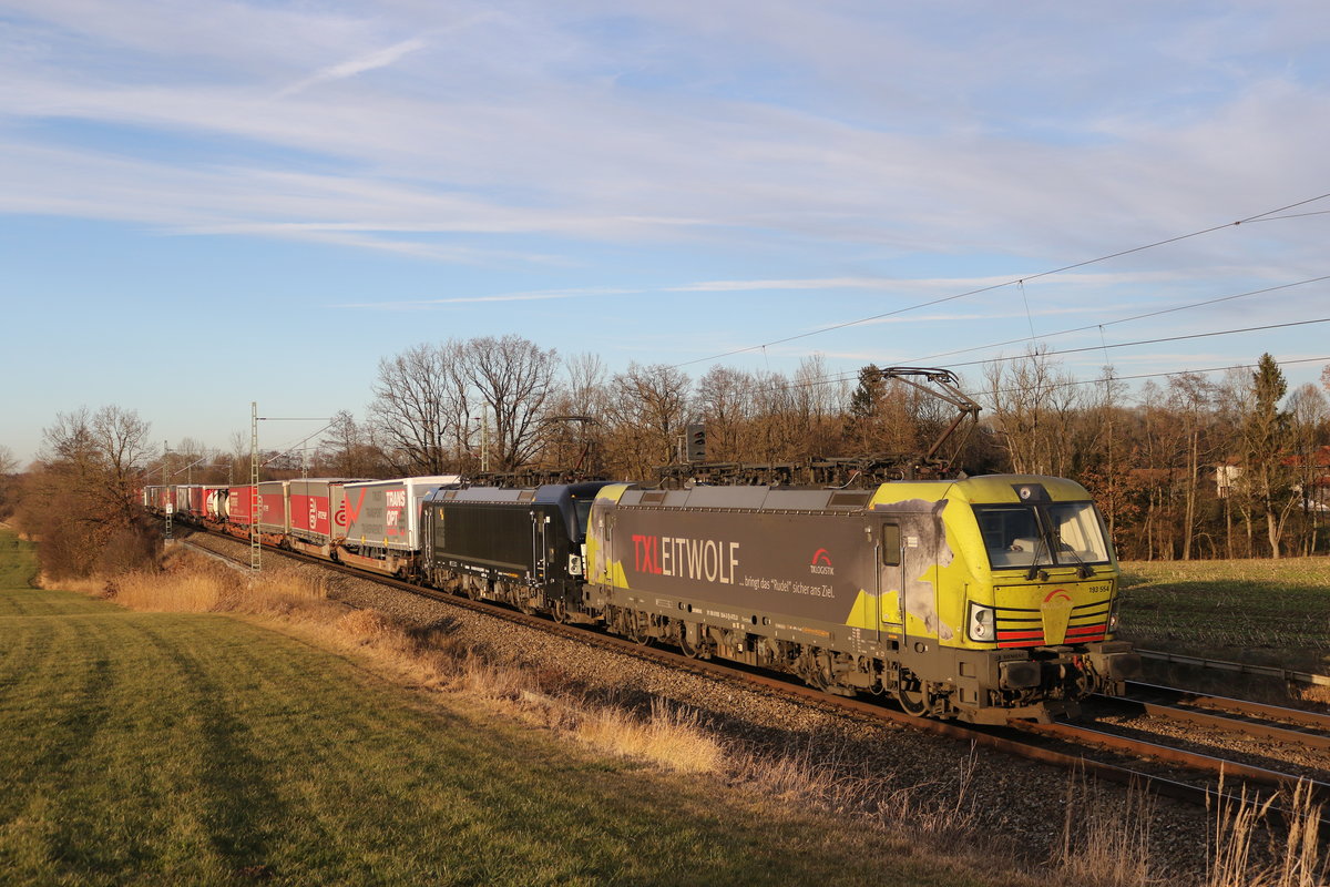 193 554  Leitwolf  & 193 672 waren am 16. Januar 2020 bei Hilperting auf dem Weg in Richtung Sden.