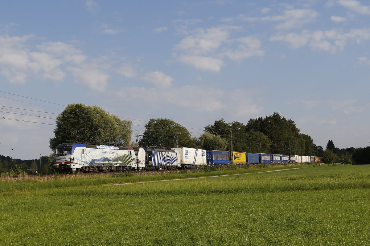 193 773 und 193 771 waren am 19. Juli 2018 auf dem Weg nach Freilassing. Aufgenommen kurz nach Prien am Chiemsee.