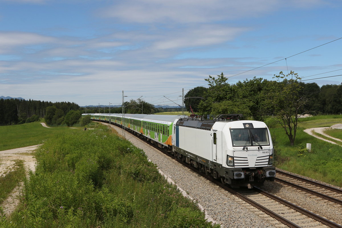 193 813 mit dem  Sylt-Express  am 5. Juli 2020 bei Grabensttt.