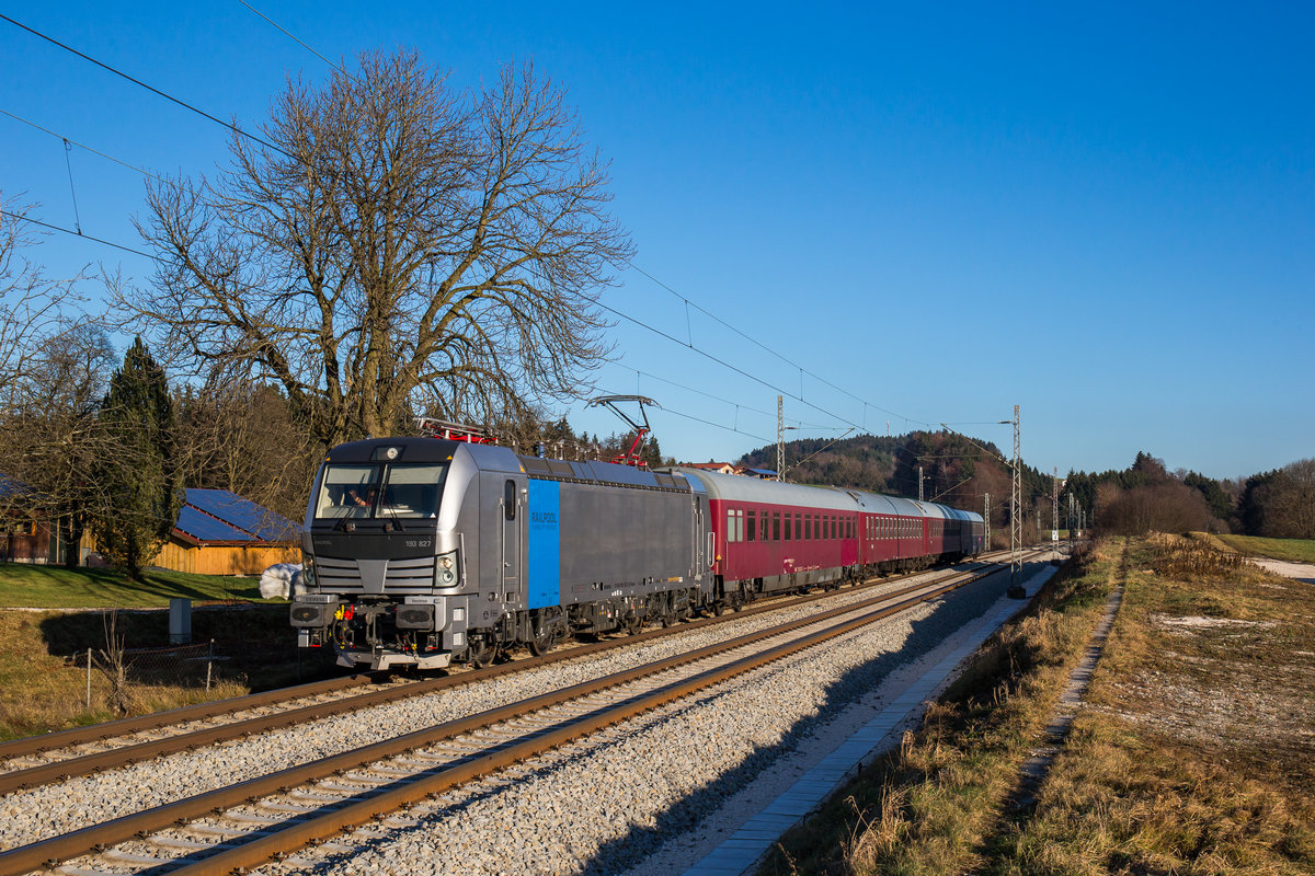 193 827 am 29. Dezember 2016 bei Grabensttt mit einem Sonderzug aus Salzburg kommend.