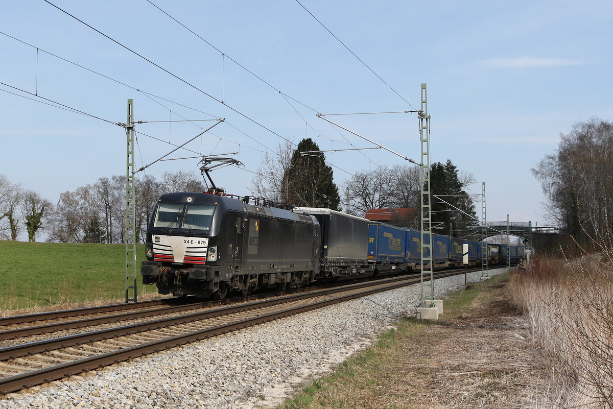 193 879 mit dem  Walterzug  am 20. Mrz 2020 bei bersee am Chiemsee.