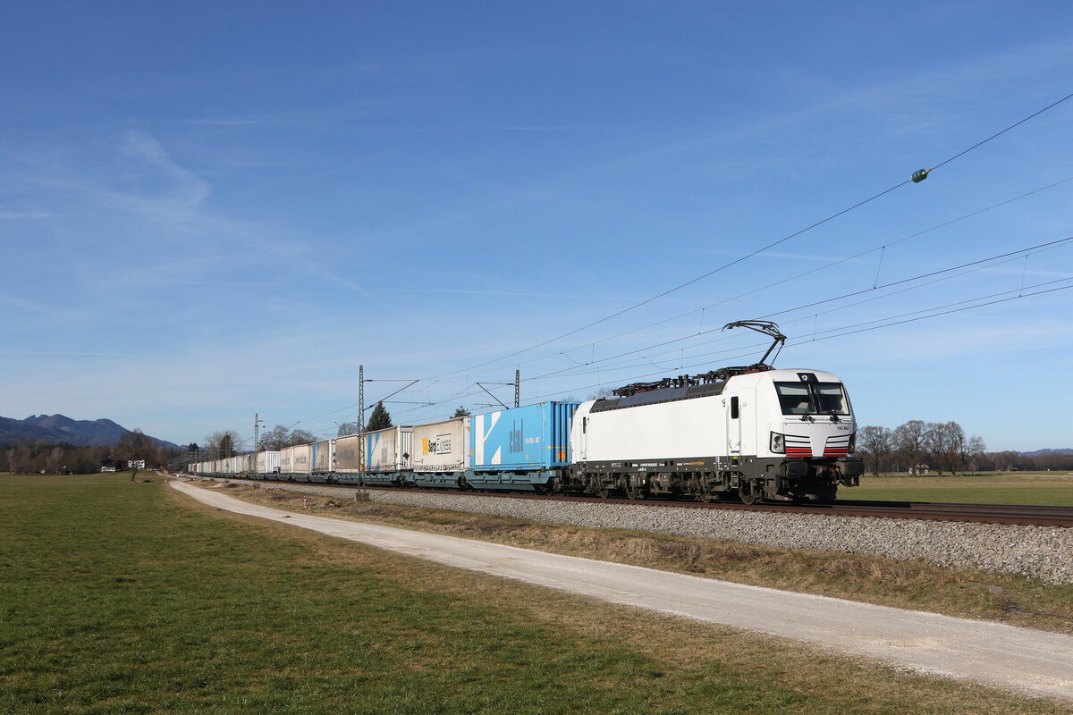 193 962 mit dem  EKOL  am 21. Februar 2023 bei bersee am Chiemsee.