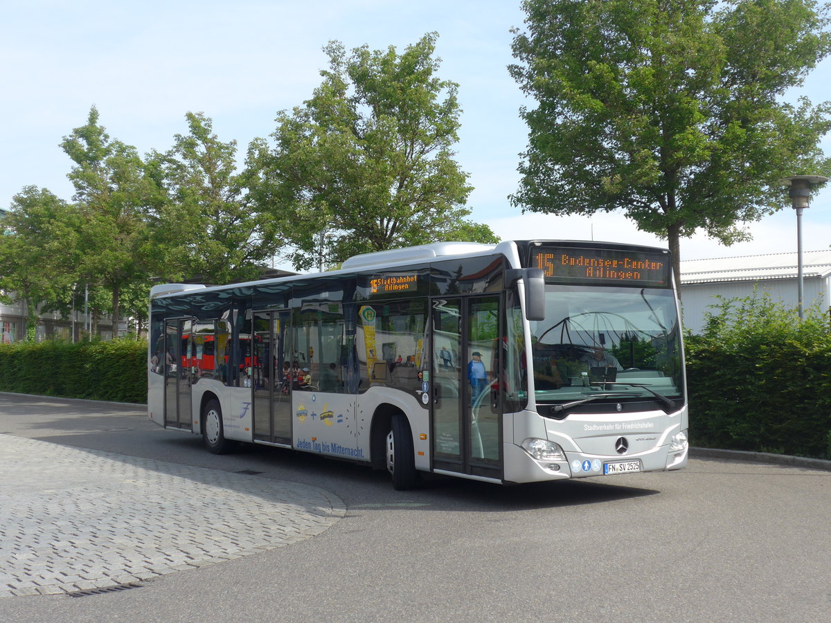 (193'348) - SVF Friedrichshafen - FN-SV 2525 - Mercedes am 26. Mai 2018 beim Hafenbahnhof Friedrichshafen