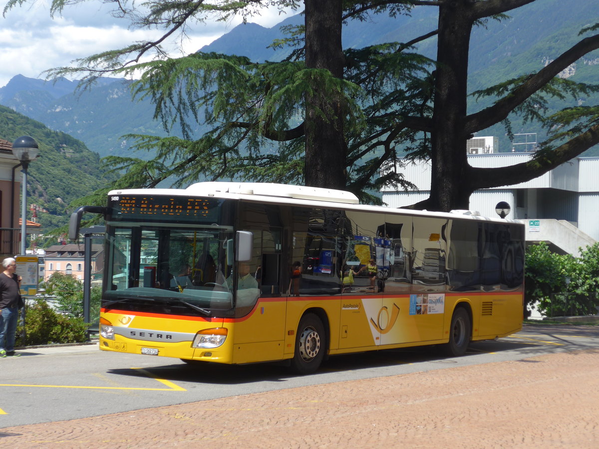 (193'871) - Marchetti, Airolo - TI 162'734 - Setra am 9. Juni 2018 beim Bahnhof Bellinzona