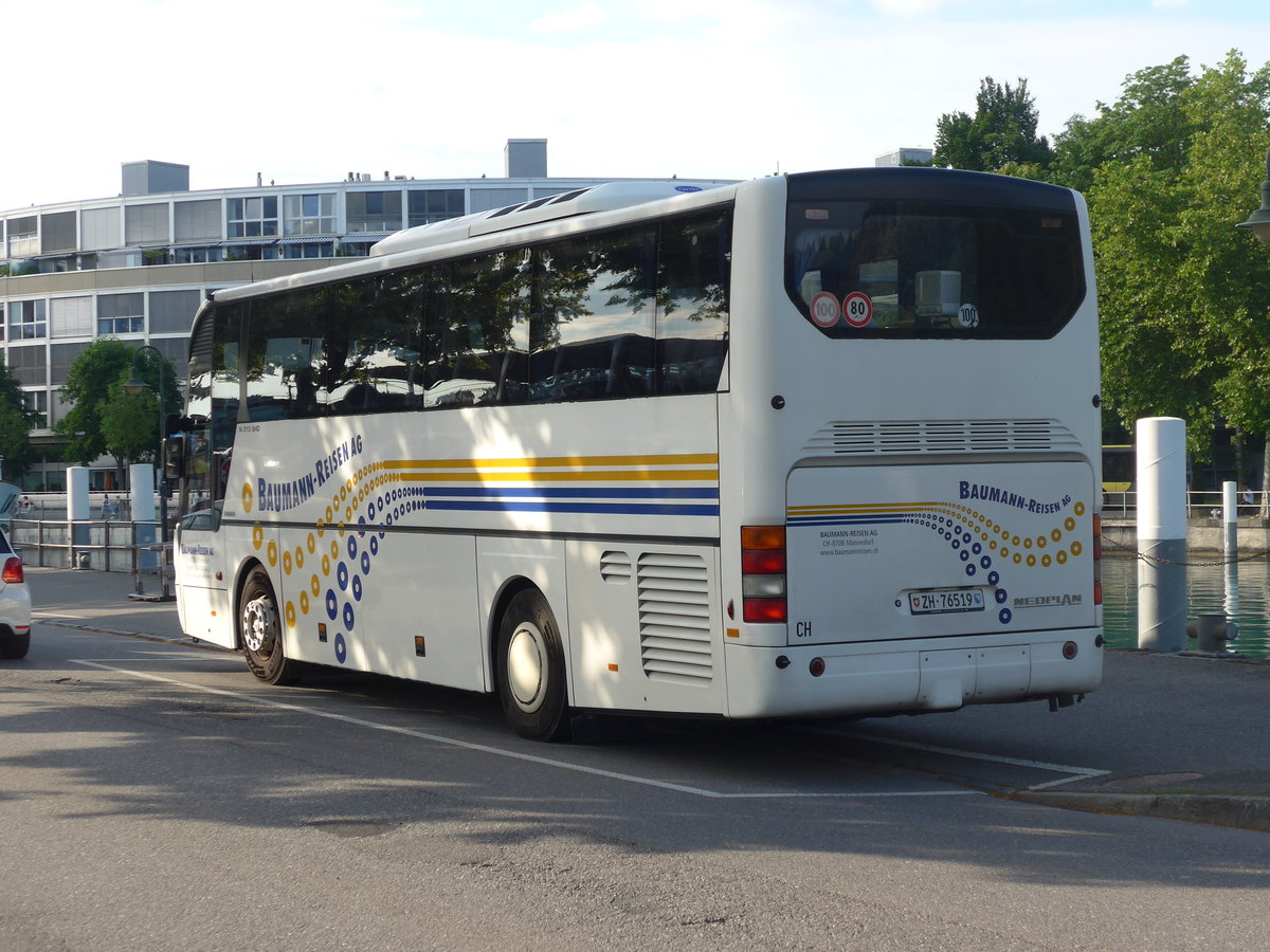 (194'001) - Baumann, Mnnedorf - ZH 76'519 - Neoplan am 15. Juni 2018 bei der Schifflndte Thun