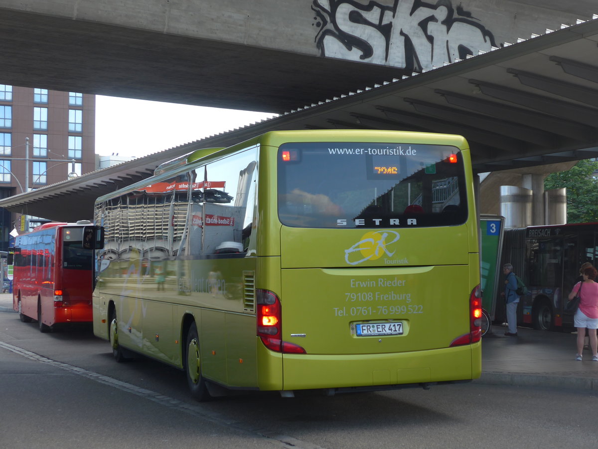 (194'124) - Rieder, Freiburg - FR-ER 417 - Setra am 18. Juni 2018 beim Bahnhof Freiburg