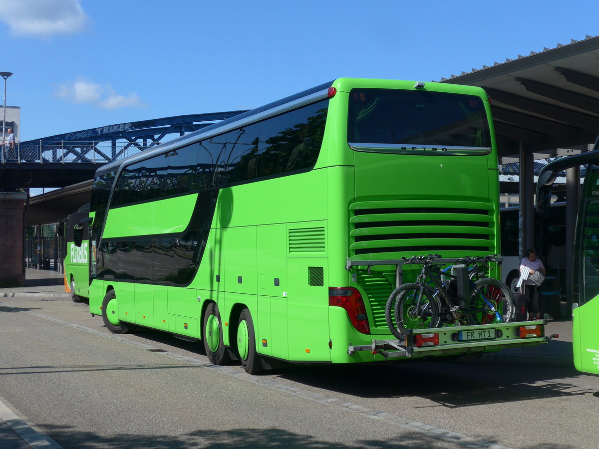 (194'166) - Hummel, Kirchzarten - FR-HT 1 - Setra am 18. Juni 2018 beim Bahnhof Freiburg