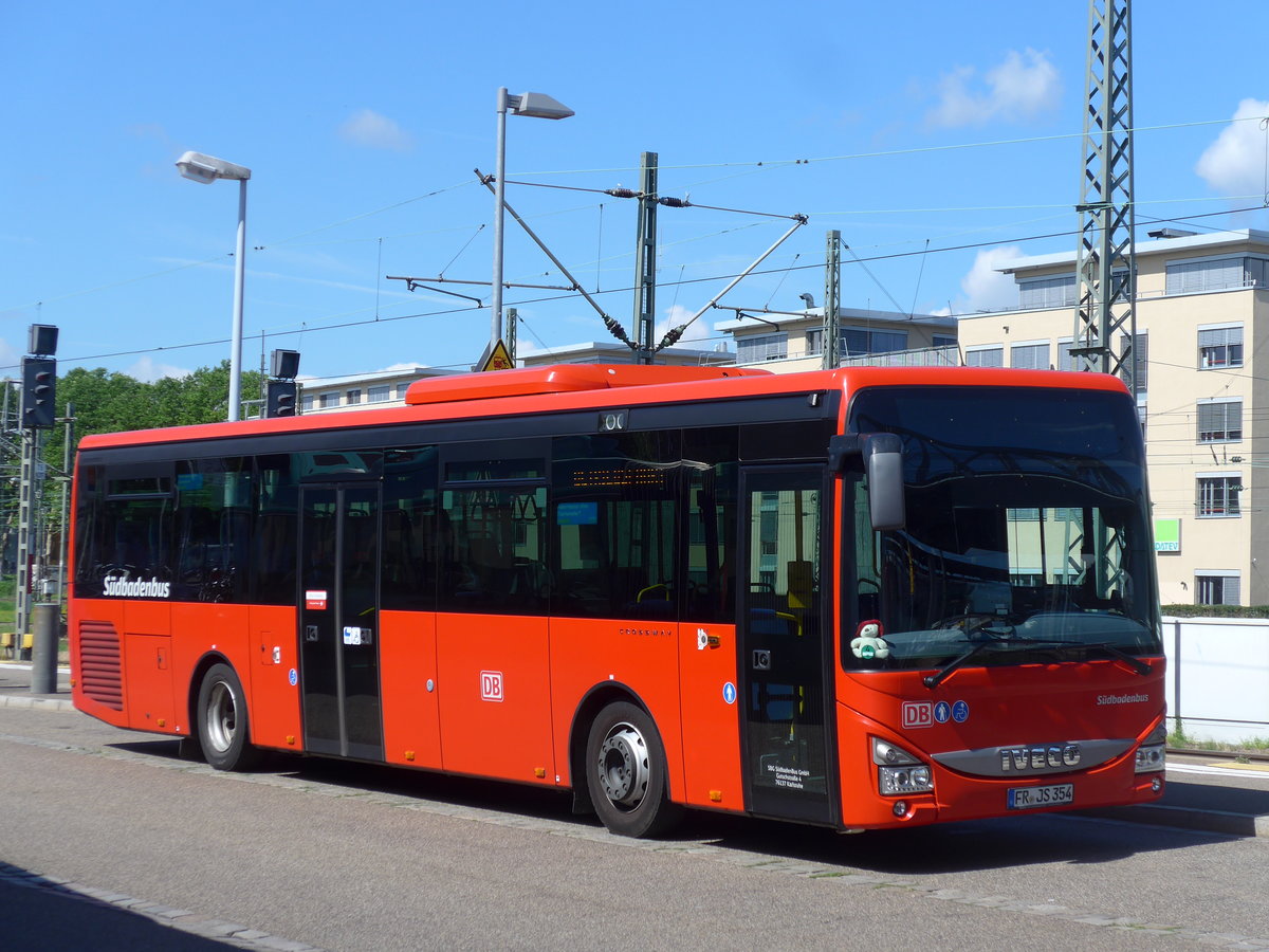 (194'177) - SBG Freiburg - FR-JS 354 - Iveco am 18. Juni 2018 beim Bahnhof Freiburg