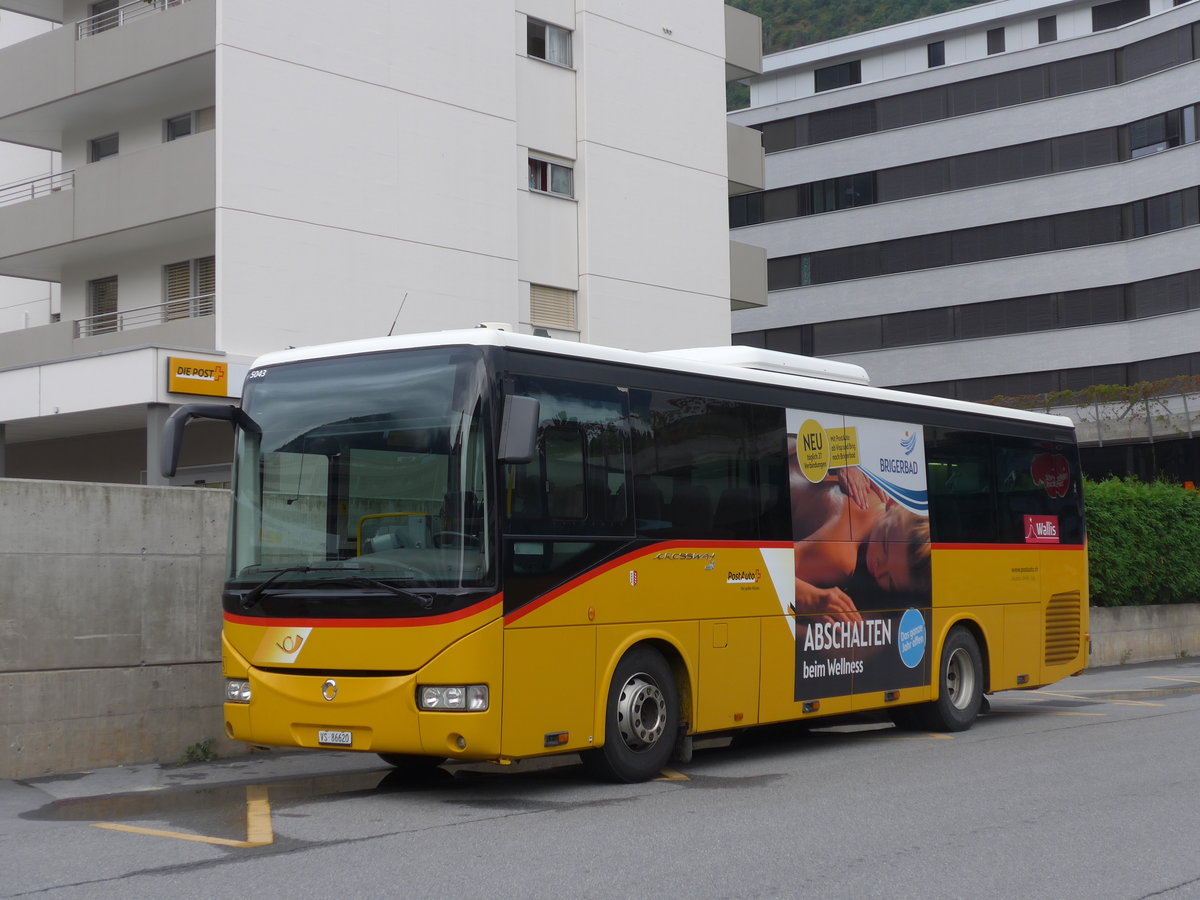 (194'900) - Autotour, Visp - VS 86'620 - Irisbus am 21. Juli 2018 beim Bahnhof Visp