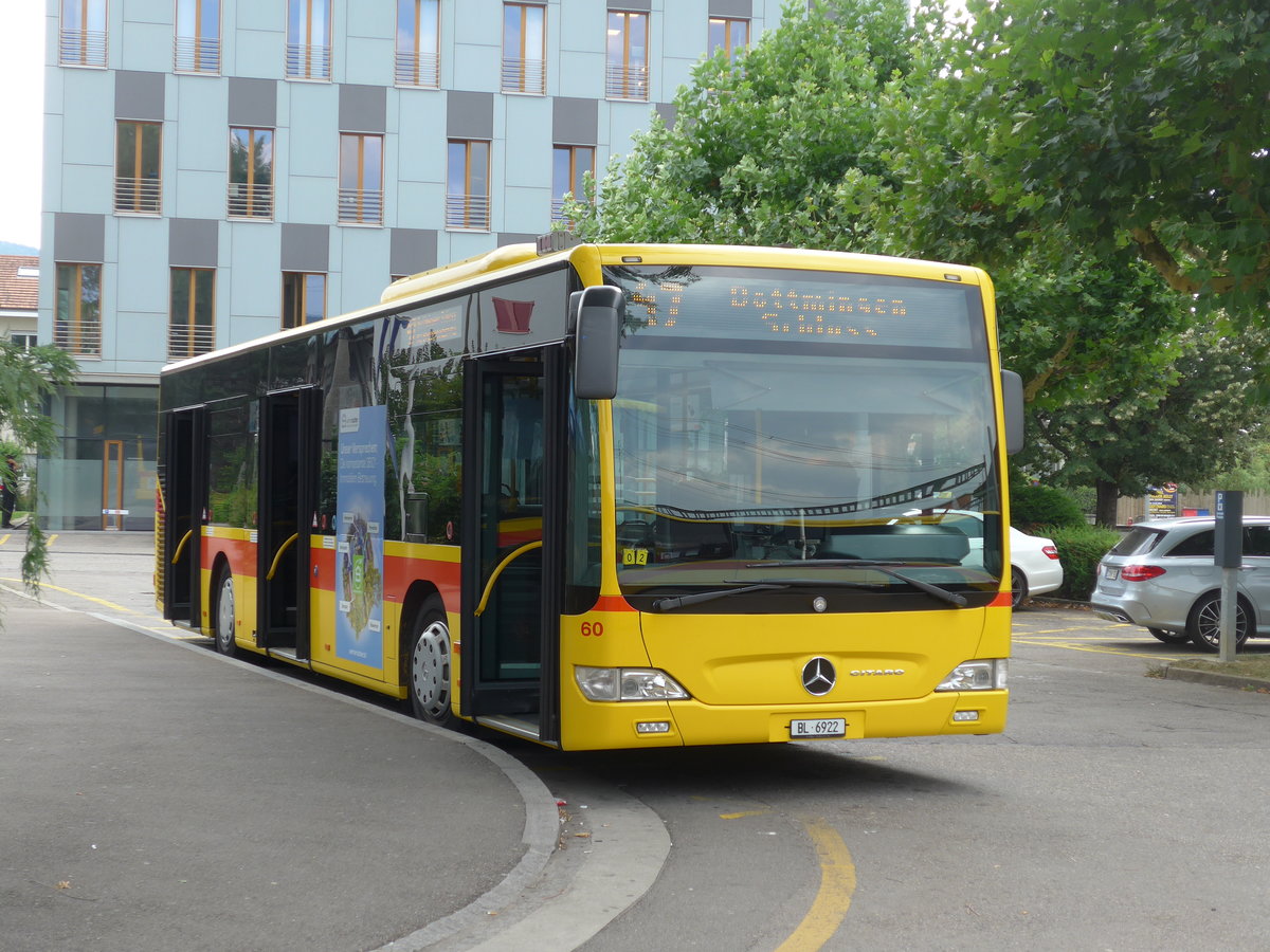 (195'155) - BLT Oberwil - Nr. 60/BL 6922 - Mercedes am 23. Juli 2018 beim Bahnhof Muttenz