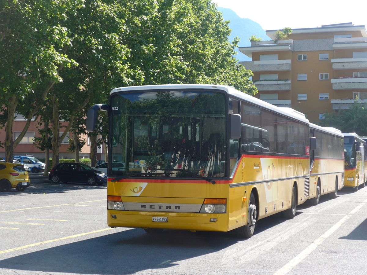 (195'321) - PostAuto Wallis - VS 241'975 - Setra am 29. Juli 2018 in Brig, Garage