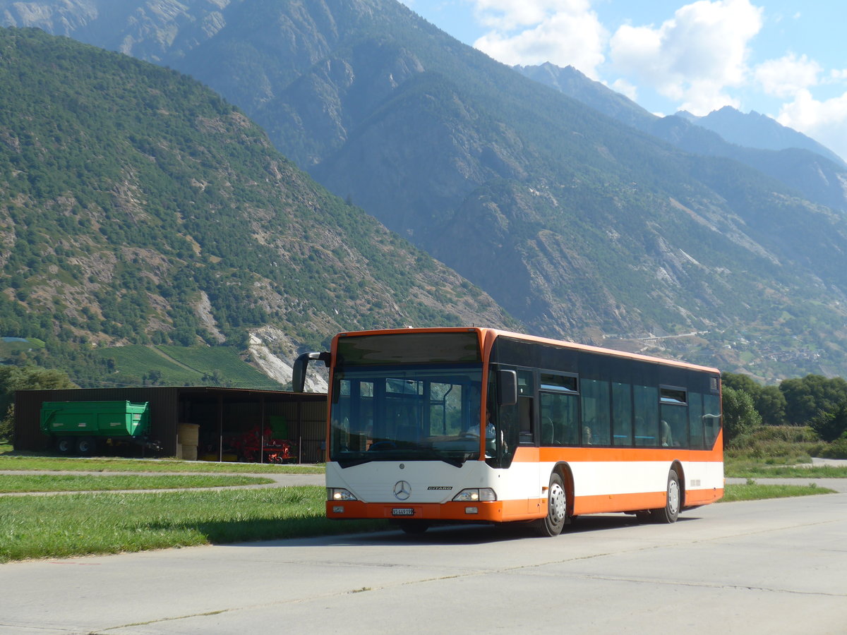 (196'019) - Ruffiner, Turtmann - VS 449'199 - Mercedes (ex Regiobus, Gossau Nr. 22) am 19. August 2018 in Turtmann, Flugplatz