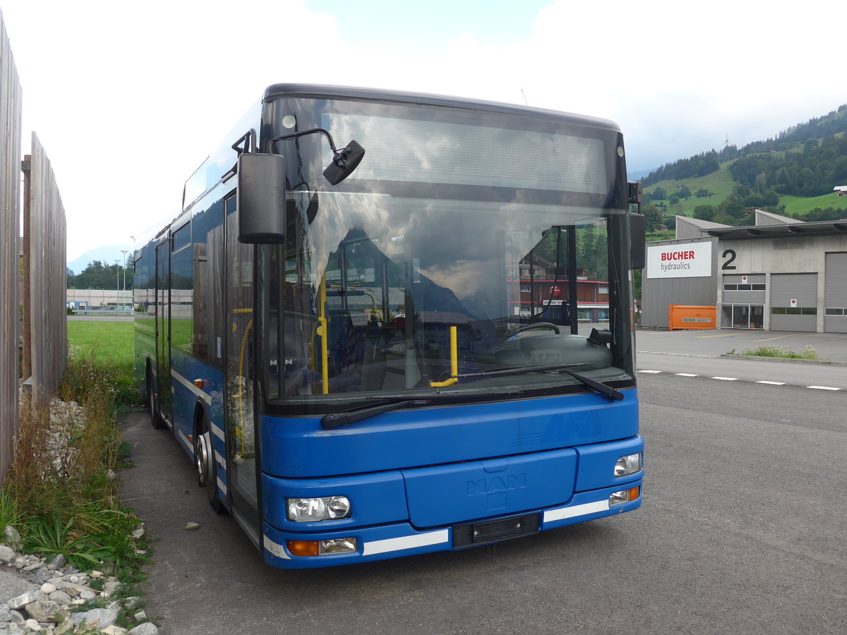 (196'087) - AFA Adelboden - Nr. 56 - MAN/Gppel am 19. August 2018 in Frutigen, Garage