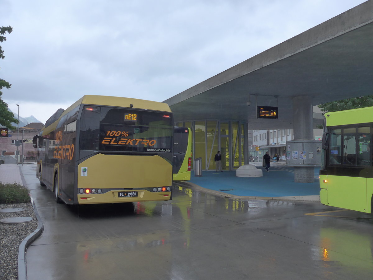 (196'300) - LBA Vaduz - Nr. 50/FL 39'850 - Solaris am 1. September 2018 beim Bahnhof Schaan