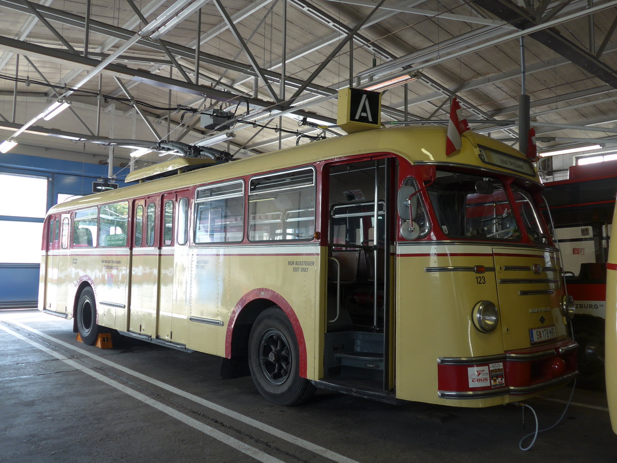 (197'112) - SSV Salzburg (POS) - Nr. 123/S 178 MF - Uerdingen/Henschel Trolleybus (ex SWS Solingen/D Nr. 40) am 13. September 2018 in Salzburg, Betriebshof