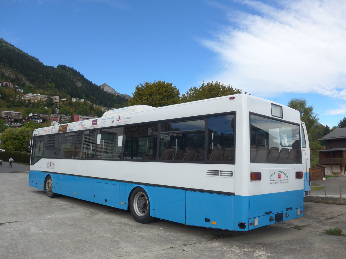 (197'935) - Leysin-Excursions, Leysin - Mercedes am 23. September 2018 in Leysin, Garage