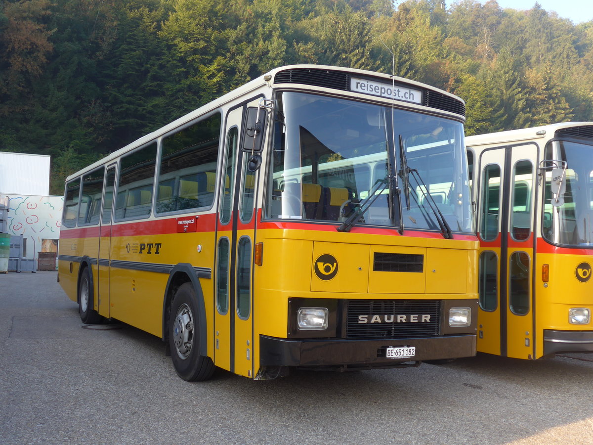 (197'985) - Bernair, Mnsingen - BE 651'182 - Saurer/Tscher (ex Schebath, Lauerz; ex Albin, Fllanden; ex Heim, Flums) am 30. September 2018 in Willisau, Altes Zeughaus