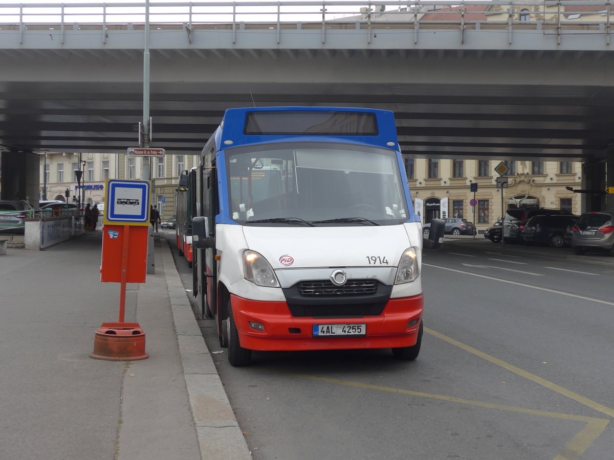 (198'621) - About me, Praha - Nr. 1914/4AL 4255 - Irisbus/Stratos am 19. Oktober 2018 in Praha, Florenc