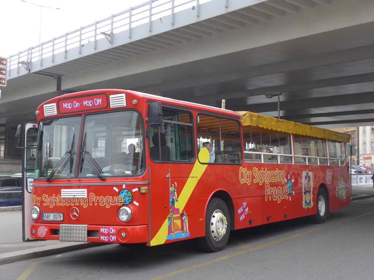 (198'626) - Sightseeing, Praha - 5AP 0078 - Mercedes (ex Prague Travel, Praha; ex Taeter, D-Dresden; ex Deutschland HN-SL 191) am 19. Oktober 2018 in Praha, Florenc