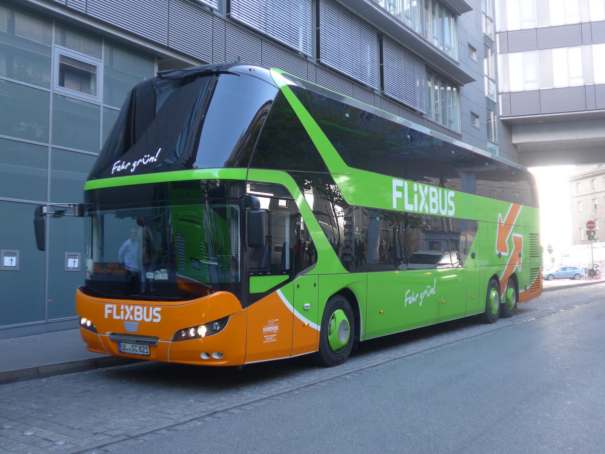 (198'966) - Schrder, Langenau - UL-SC 821 - Neoplan am 21. Oktober 2018 in Nrnberg, Zentraler Busbahnhof