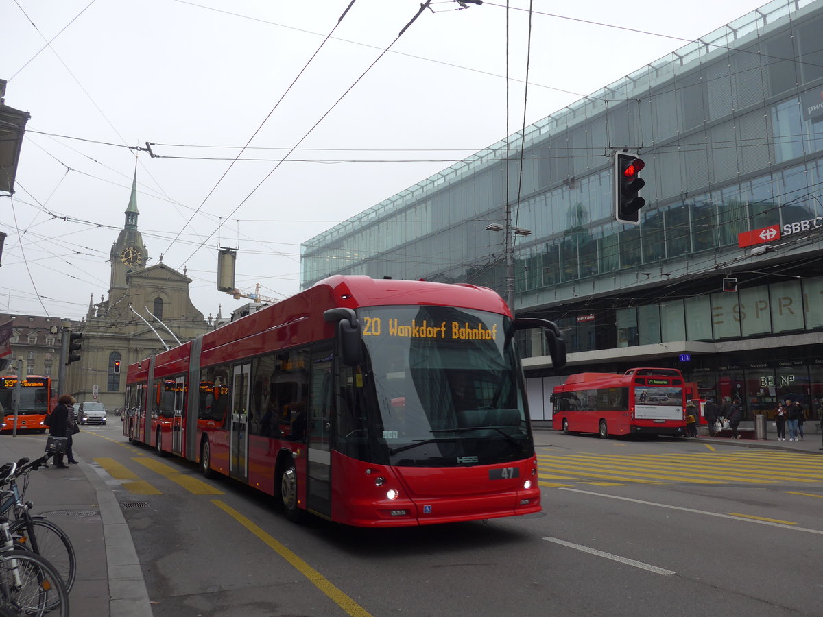 (199'087) - Bernmobil, Bern - Nr. 47 - Hess/Hess Doppelgelenktrolleybus am 29. Oktober 2018 beim Bahnhof Bern 