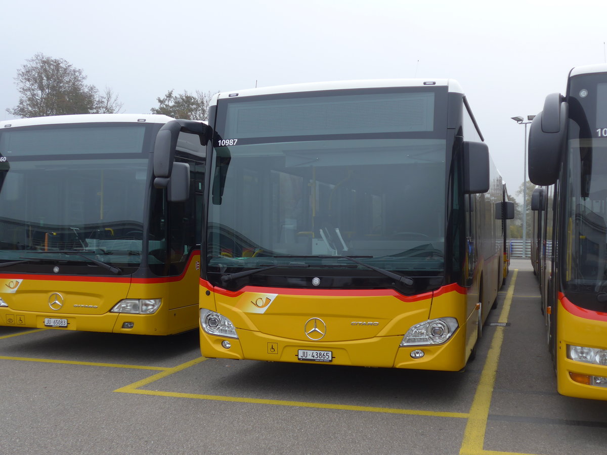 (199'211) - CarPostal Ouest - JU 43'865 - Mercedes am 4. November 2018 in Develier, Parkplatz