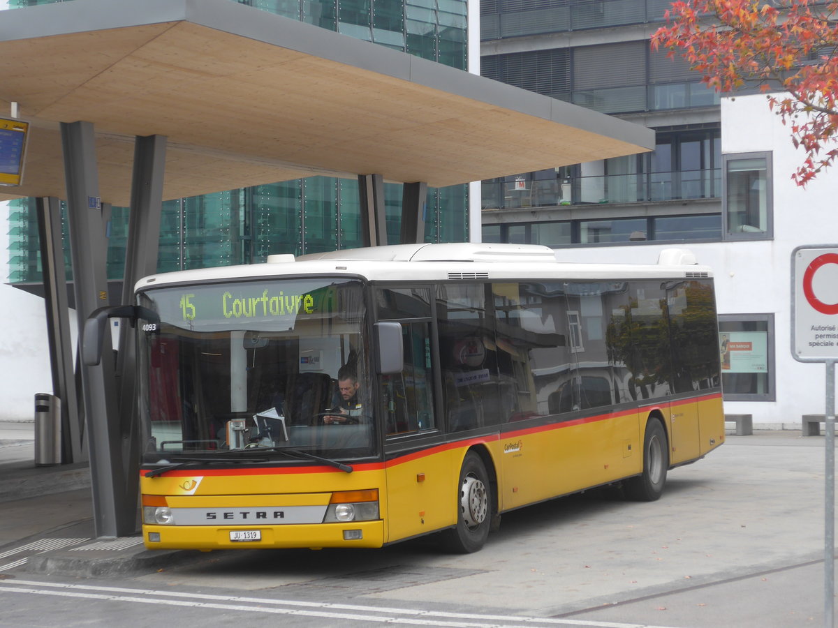 (199'257) - CarPostal Ouest - JU 1319 - Setra (ex Stucki, Porentruy Nr. 21) am 4. November 2018 beim Bahnhof Delmont