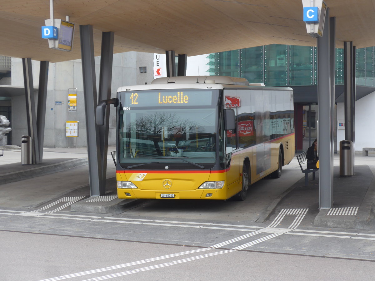 (199'261) - CarPostal Ouest - JU 65'082 - Mercedes (ex Nr. 15) am 4. November 2018 beim Bahnhof Delmont