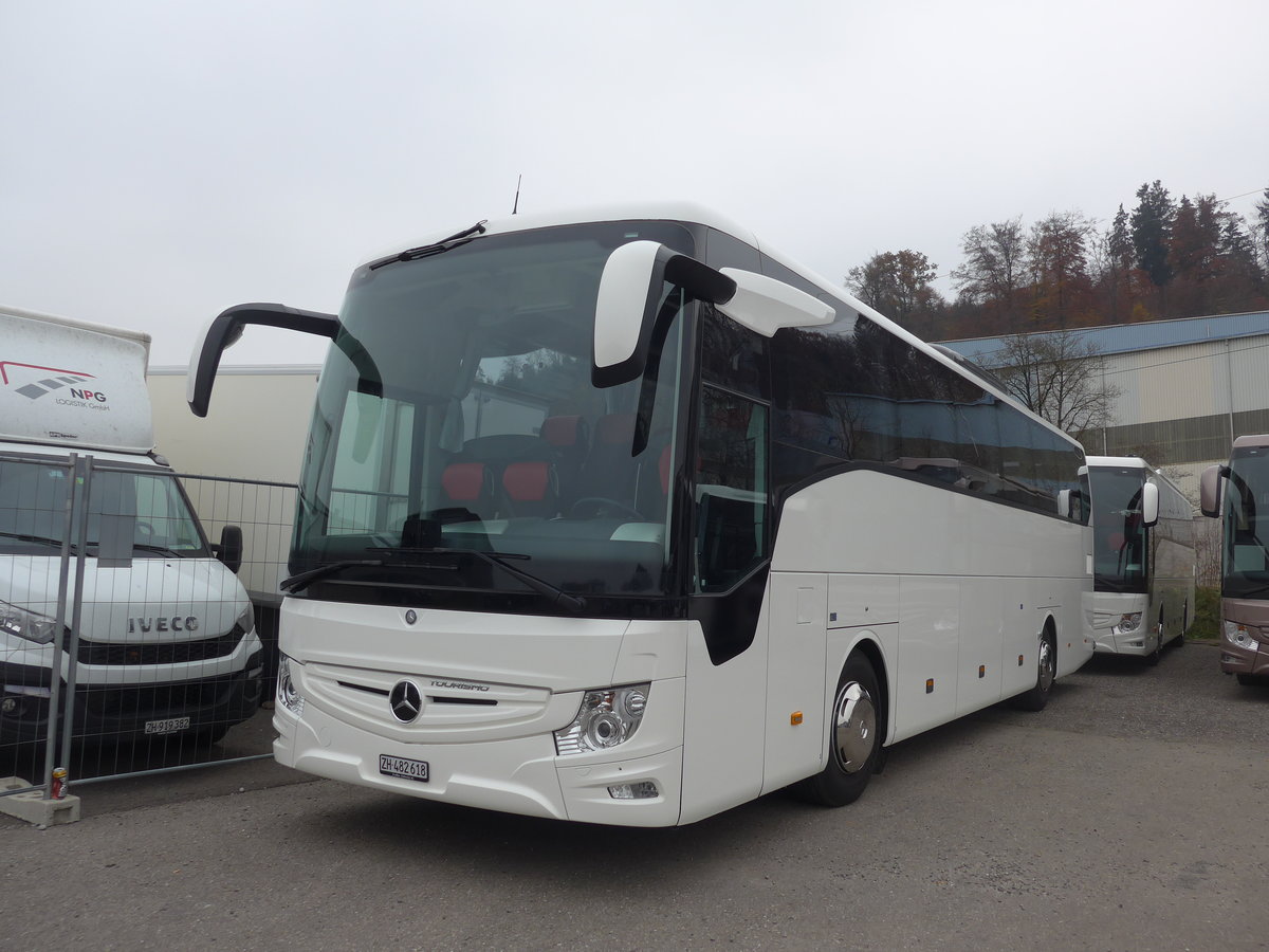 (199'403) - EvoBus, Kloten - ZH 482'618 - Mercedes am 18. November 2018 in Kloten, EvoBus