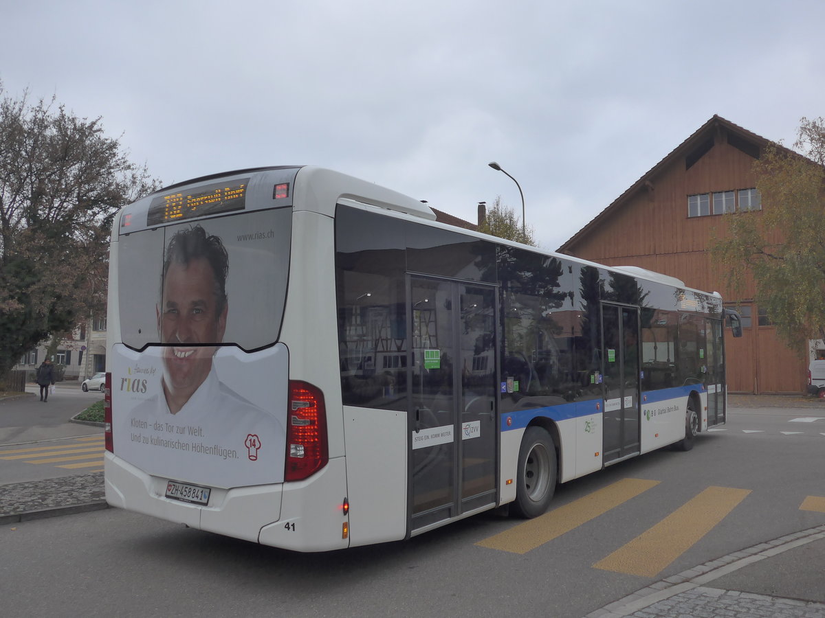 (199'427) - Maag, Kloten - Nr. 41/ZH 458'841 - Mercedes am 18. November 2018 in Kloten, Petergasse