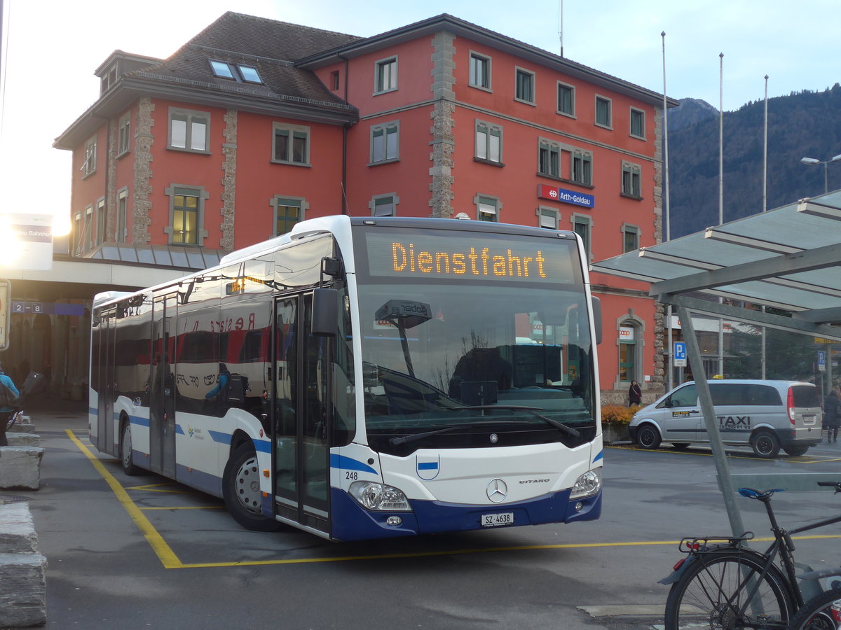 (199'654) - Auf der Maur, Steinen - Nr. 248/SZ 4638 - Mercedes am 7. Dezember 2018 beim Bahnhof Arth-Goldau