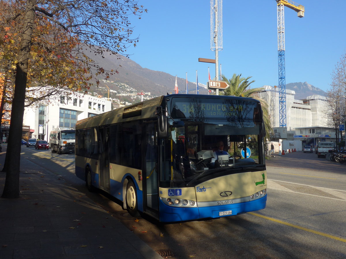 (199'772) - FART Locarno - Nr. 86/TI 229'186 - Solaris am 7. Dezember 2018 beim Bahnhof Locarno