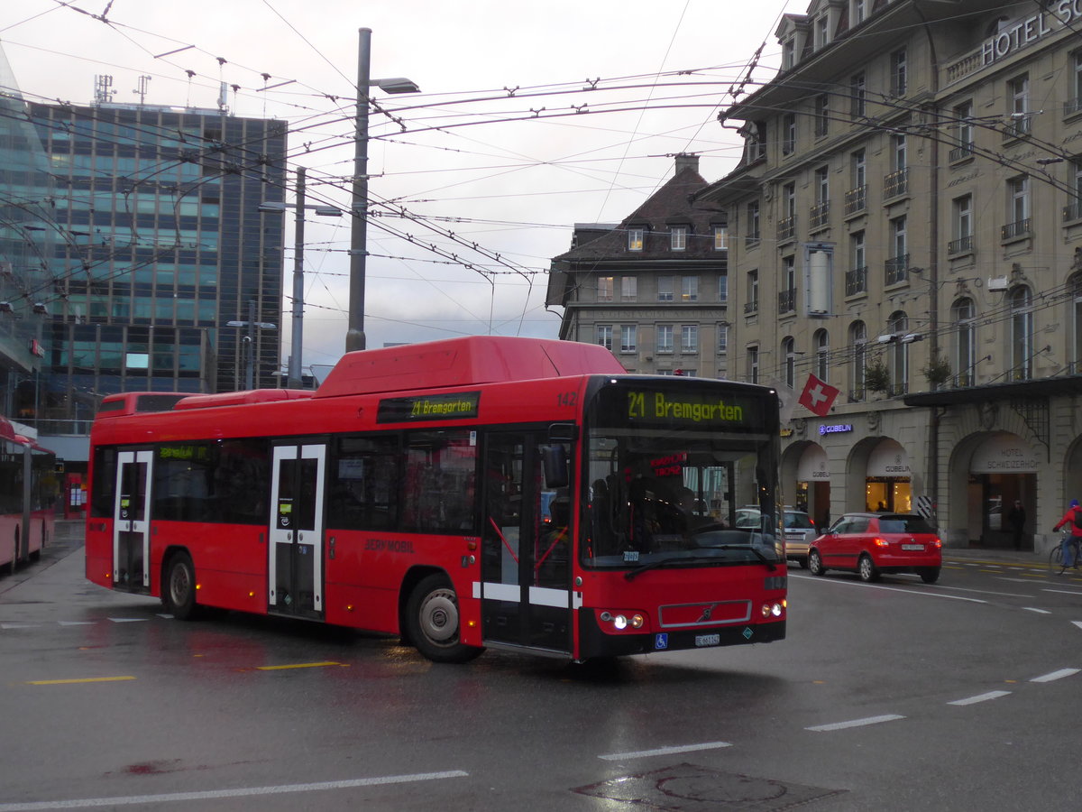 (199'940) - Bernmobil, Bern - Nr. 142/BE 661'142 - Volvo am 10. Dezember 2018 beim Bahnhof Bern 