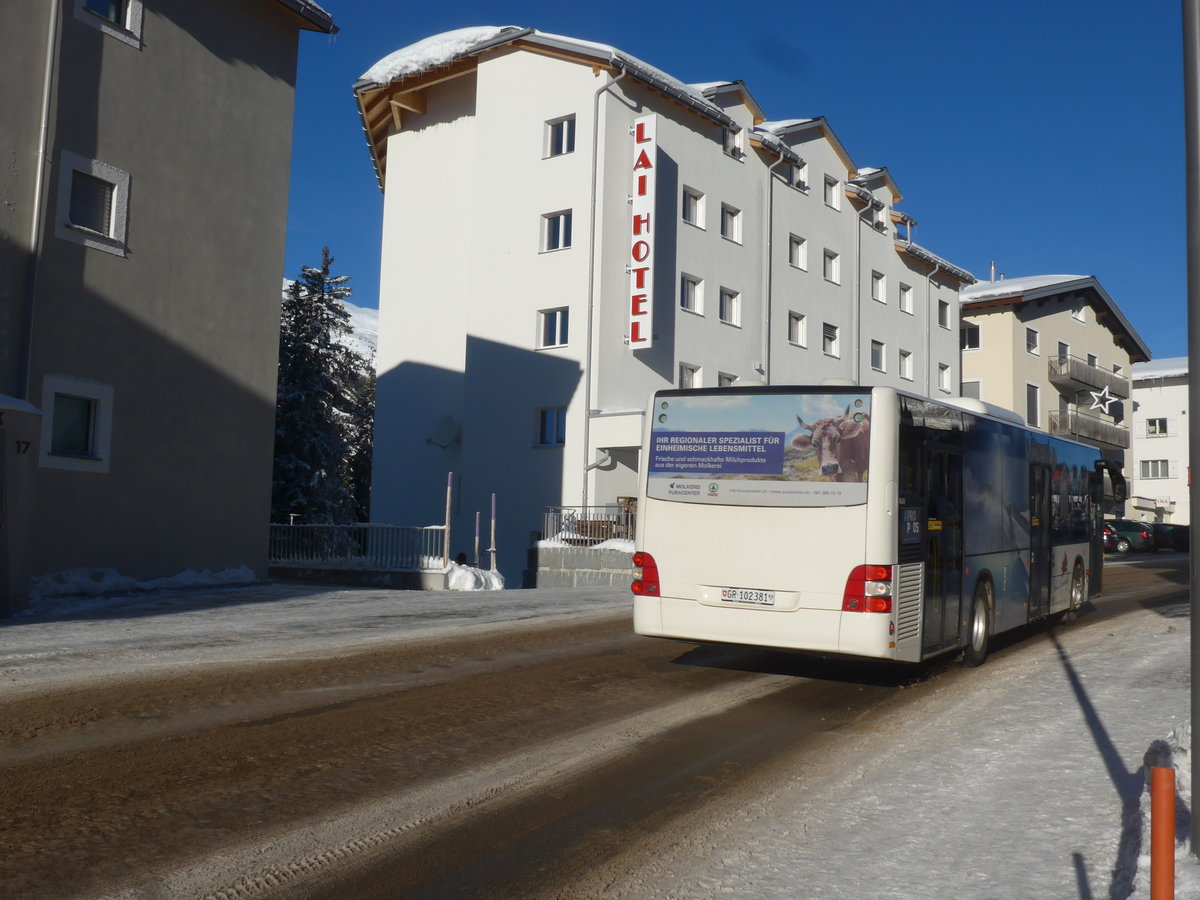 (200'276) - Bossi&Hemmi, Tiefencastel - GR 102'381 - MAN am 26. Dezember 2018 in Lenzerheide, Tankstelle