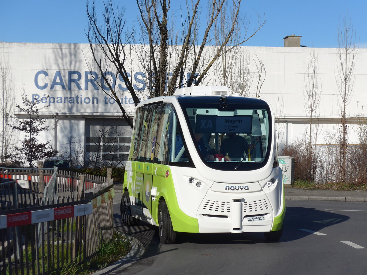 (202'311) - TPG Genve - GE 960'252 - Navya am 11. Mrz 2019 beim Bahnhof Meyrin