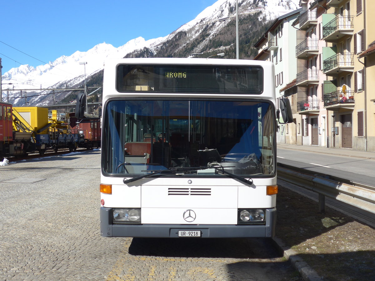 (202'536) - Meyer, Gschenen - UR 9218 - Mercedes (ex BSU Solothurn Nr. 65; ex BSU Solothurn Nr. 59) am 19. Mrz 2019 beim Bahnhof Airolo